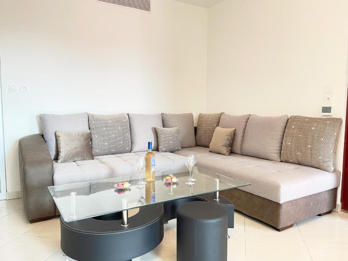 Tres Bel Appartement -Residence Avec Piscine Sur Le Toit Et Vue Panoramique Saint-Raphaël Exterior foto