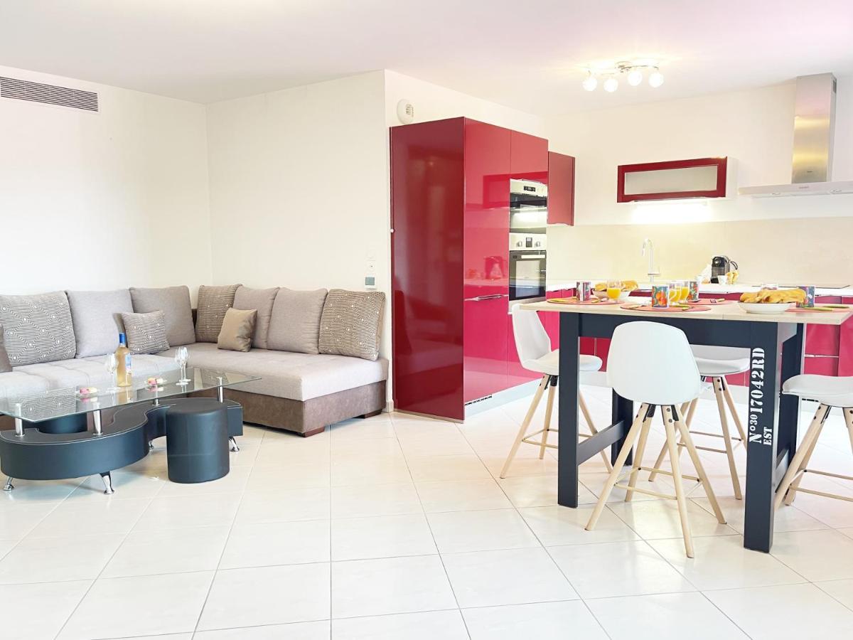 Tres Bel Appartement -Residence Avec Piscine Sur Le Toit Et Vue Panoramique Saint-Raphaël Exterior foto