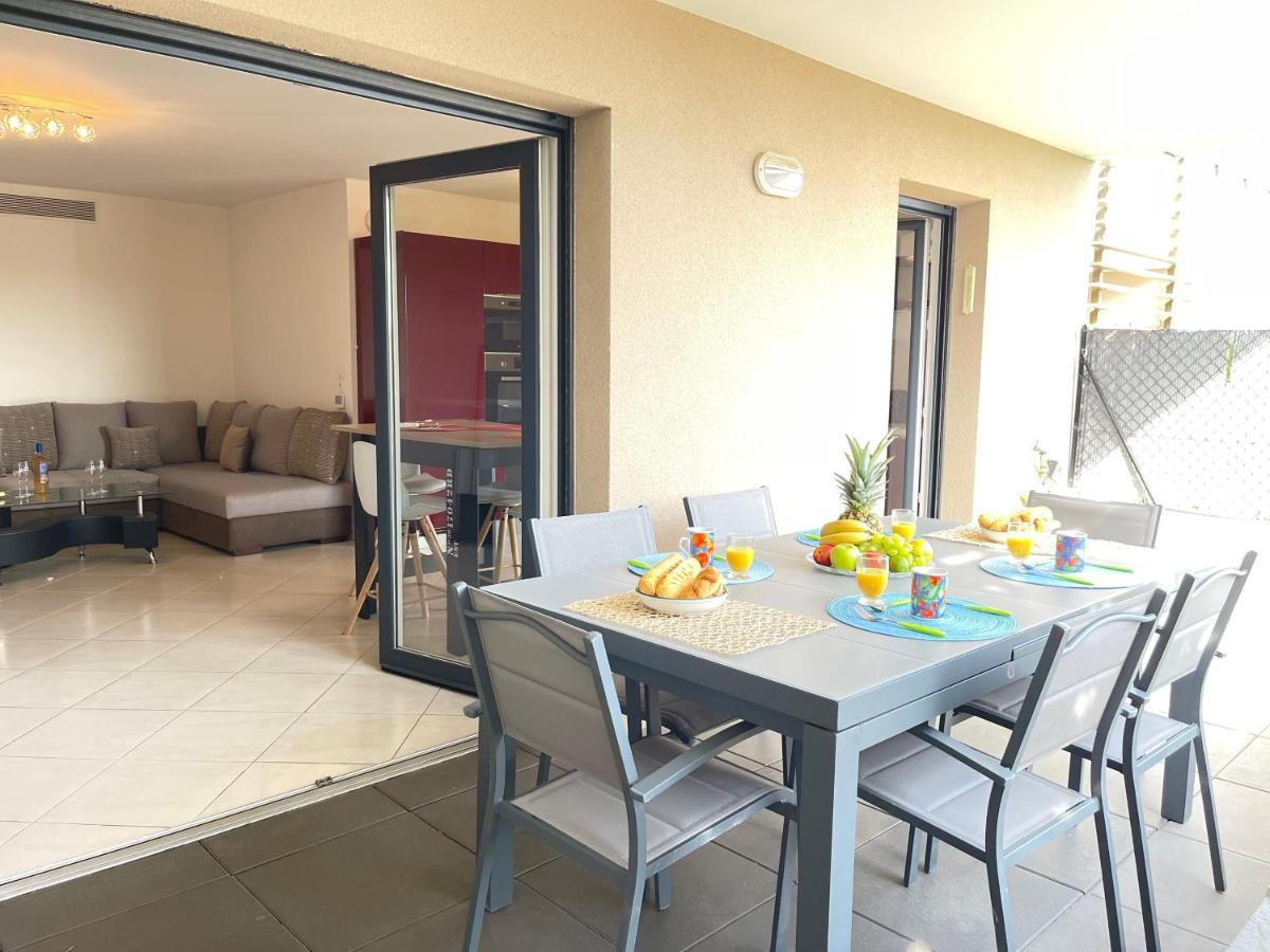 Tres Bel Appartement -Residence Avec Piscine Sur Le Toit Et Vue Panoramique Saint-Raphaël Exterior foto